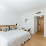 Cypress Apartment *